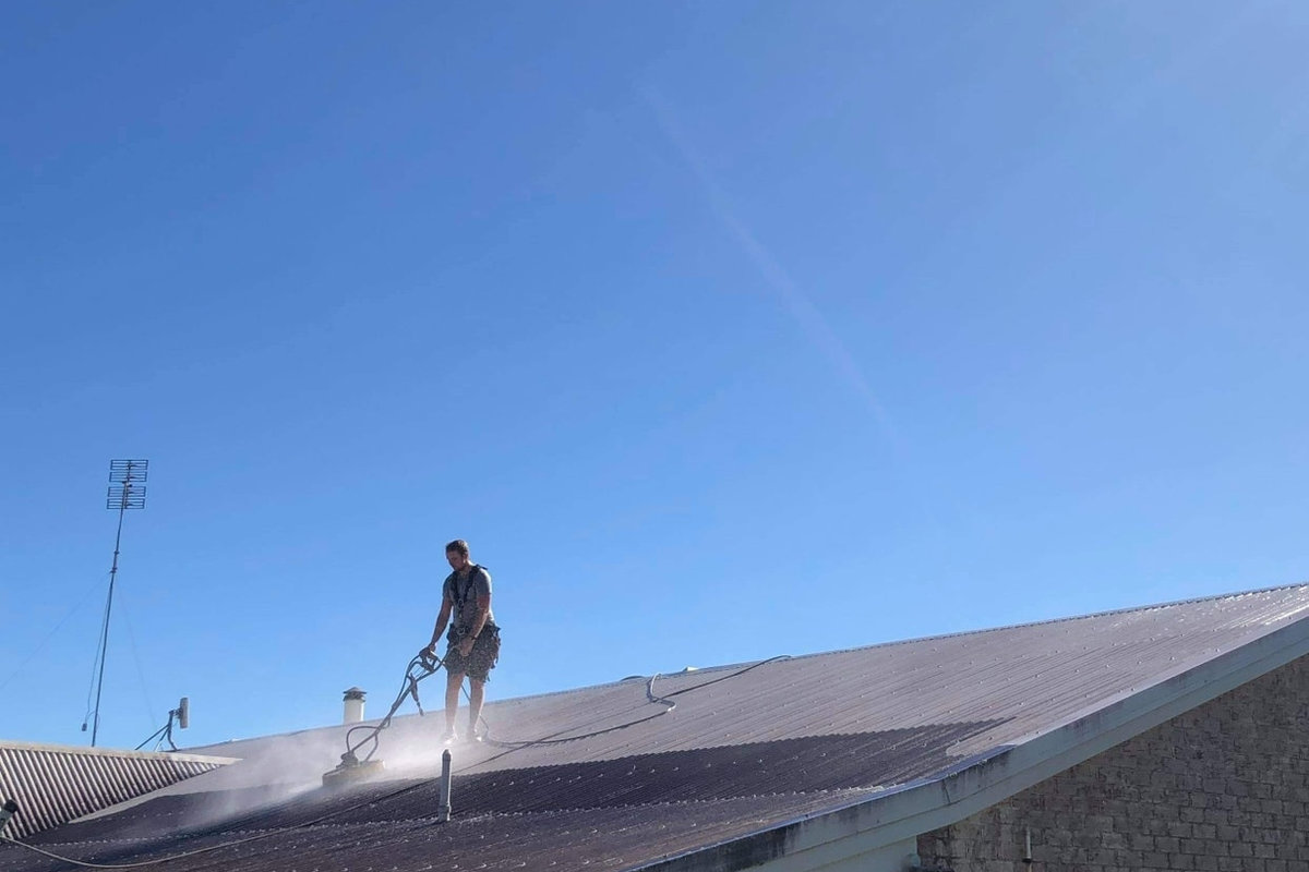 Driveway and roof cleaned together